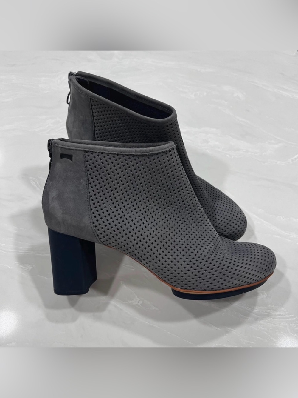Camper | Myriam grey suede leather ankle boots | Sz 8.5 (39) | Like New